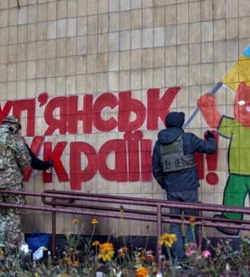 Куп’янськ звільнили, та ракетні обстріли міста тривають. Як живуть його жителі? (Фотосвідчення)