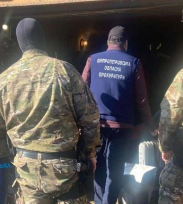 У Дніпрі поліцейські затримали підозрюваного у вбивстві 13-річного хлопчика (фото, відео)