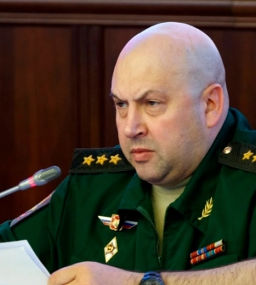 Суровікін визнав «напружену» ситуацію для військ РФ в Україні, оголосив плани евакуації з Херсона