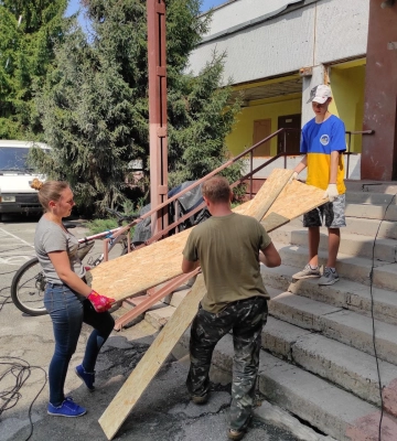 У Харкові волонтери прибрали 4500 кубометрів сміття та розчистили 448 локацій