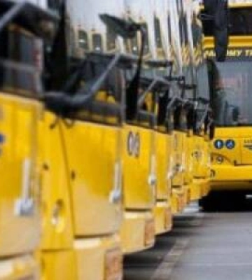 У Києві на всіх автобусних маршрутах можна сплатити за проїзд банківською карткою