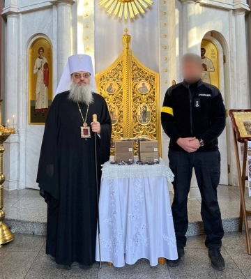 В Запорожье УПЦ передала полицейским средства связи