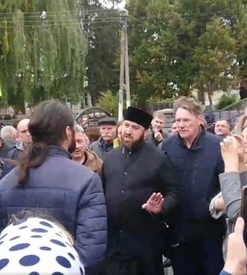 На Киевщине верующим УПЦ удалось не допустить захвата ПЦУ Успенского храма