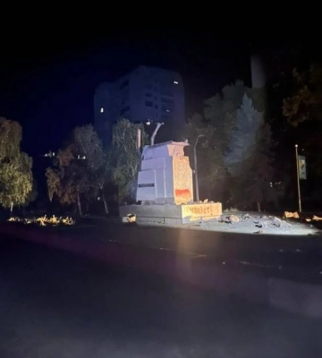 В Николаеве взорвали скандальный памятник «чекистам»