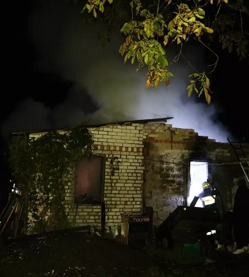 У Дніпрі на Рабкорівській горів будинок