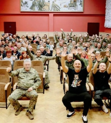 &quot;Мужні люди, якими ми захоплюємось&quot;: Потап виступив перед українськими військовими. Відео