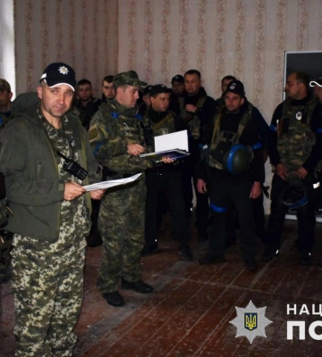 ДБР виявило під Лиманом штаб окупантів з важливою документацією 
