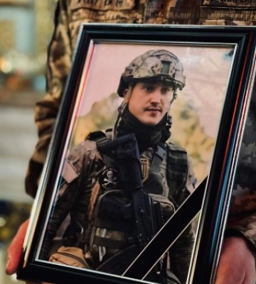 Мукачево прощається із загиблим на війні Героєм – Едуардом Лукандієм