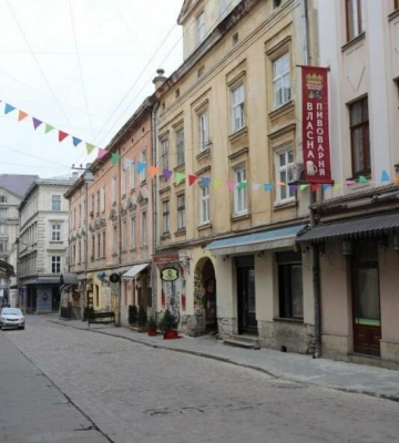 Без кондиціонерів, антен і табло: історичні будівлі у Львові