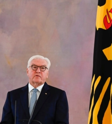 Штайнмаєр відклав візит до Києва, але поговорив з Зеленським по телефону