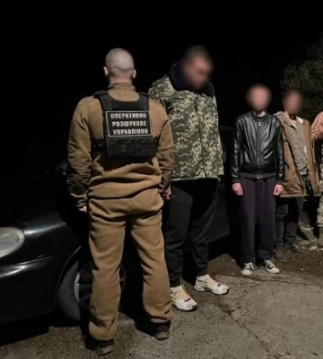 На Закарпатті затримали чоловіка, який намагався перевезти до Румунії двох військовозобов’язаних чоловіків