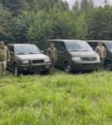 Стали стіною