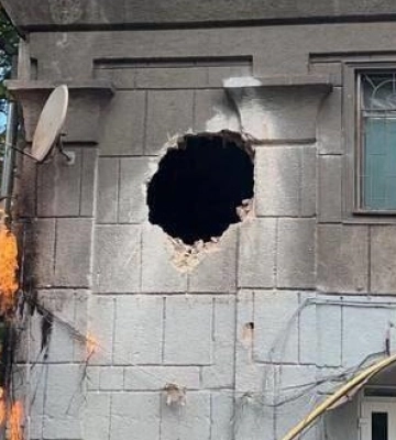 Унаслідок ракетного удару по Запоріжжю постраждали житлові будинки та інфраструктура