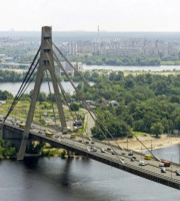 У Києві до 26 листопада обмежуватимуть рух транспорту на мосту через річку Десенка