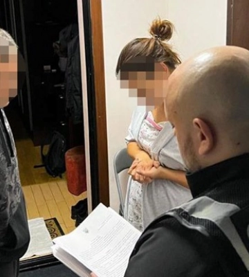 В Киеве адвокат помогала уклонистам сбежать за границу за $12 тысяч