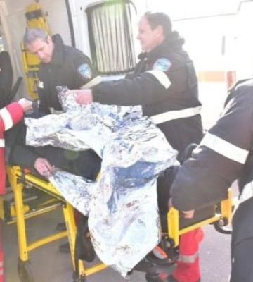 Тяжело ранило во время приема пациентов: в Днепре спасли медика из Донетчины