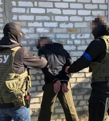 СБУ затримала колаборанта, який допомагав ЗС РФ тікати лісами під час контрнаступу ЗСУ