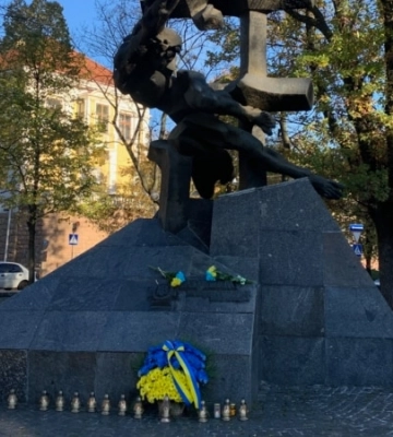 У Львові вшанували жертв депортації, проведеної радянською владою із заходу України 75 років тому