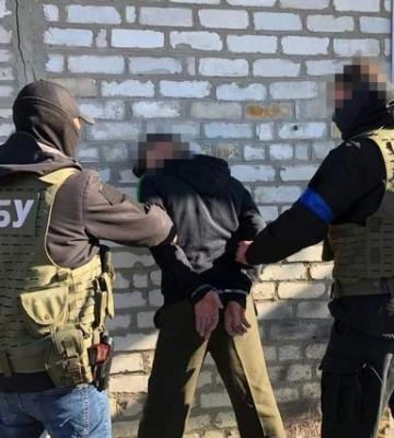 Виводив окупантів лісовими стежками:  на Донеччині СБУ затримала колаборанта