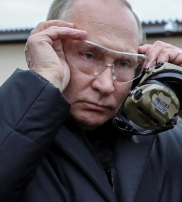 Безумие Путина нужно переждать месяц-два - Данилов