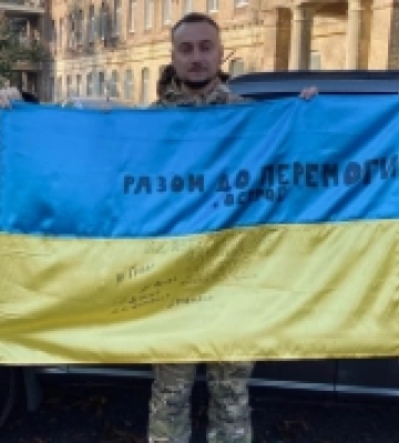 Подруги з Острога придбали шосте авто для військових