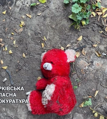 Дважды попала под обстрел: тело 10-летней девочки эксгумировали на Харьковщине