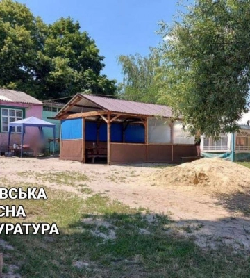 Альтанки на березі річки в Харкові встановили незаконно: власника судитимуть