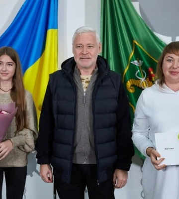Перші 30: у Харкові багатодітні сім&#039;ї отримали планшети для навчання