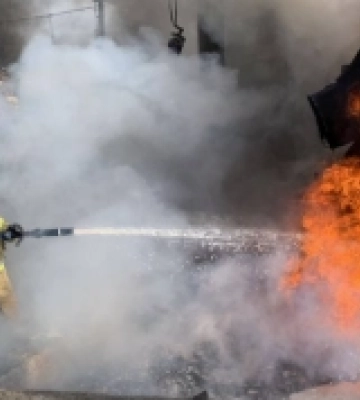 Рівненські рятувальники показали фото пожежі після прильоту ракети