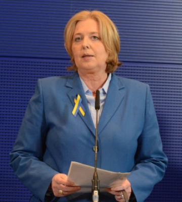 Голова Бундестагу виступає за посилення тиску на рф для деокупації Криму