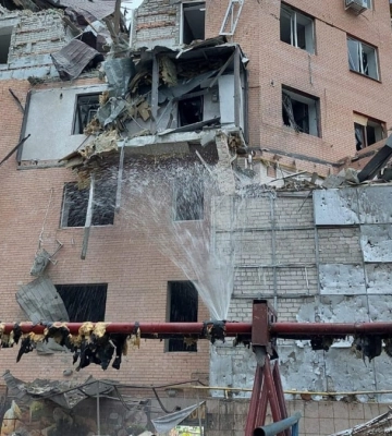 Оккупанты в ночь на воскресенье обстреляли Николаев ракетами С-300, разрушив жилую инфраструктуру, есть раненый