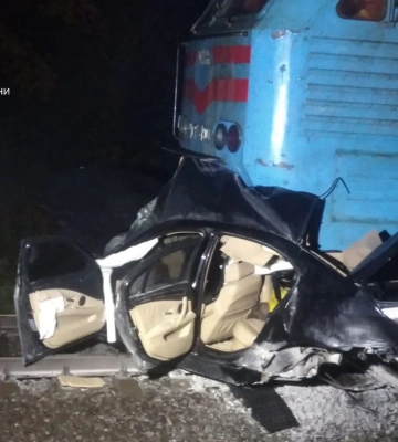 Поблизу Львова швидкісний потяг зіткнувся з автомобілем - загинули двоє людей