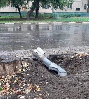 Вранці росіяни вдарили з РЗРВ по Нікополю, 5 людей постраждали, пошкоджено будинки, дитячий садок та кілька приватних підприємств. ФОТОрепортаж (оновлено)