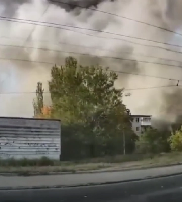 Окупанти масово обстрілюють українські міста. Відео наслідків атак