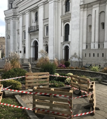 Поблизу собору у Луцьку утворилося провалля