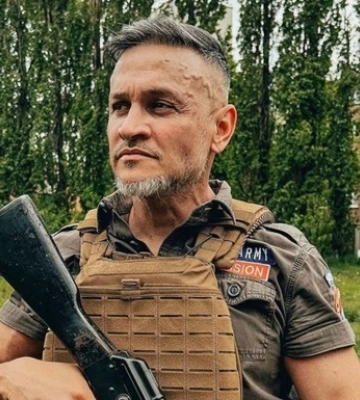 Ектор Хіменес-Браво вирушив на передову