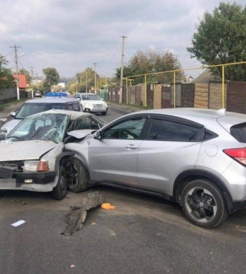 Водійка проігнорувала червоний сигнал: на Одещині сталася потрійна ДТП, є постраждалий, - ФОТО