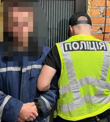 У Києві затримали чоловіка, який вкрав камери відеоспостереження з парку