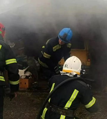 Сильна пожежа на Дніпропетровщині: загорілось підприємство