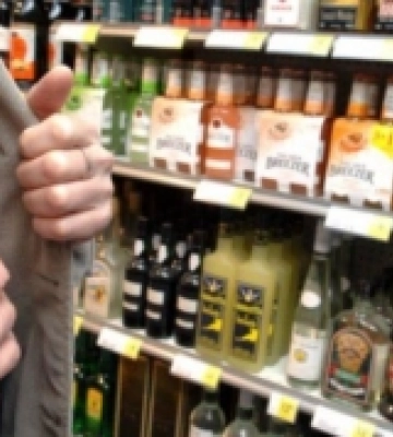 У Вараші і селах громади скасували часові обмеження на продаж алкоголю