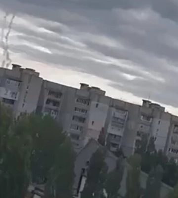 Вибух у Новій Каховці: у небо здіймається стовп диму (відео)
