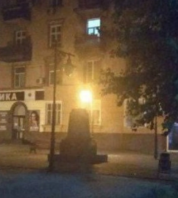 Ворог &quot;евакуював&quot; пам&#039;ятник Суворову в Херсоні на лівий берег Дніпра, - Братчук
