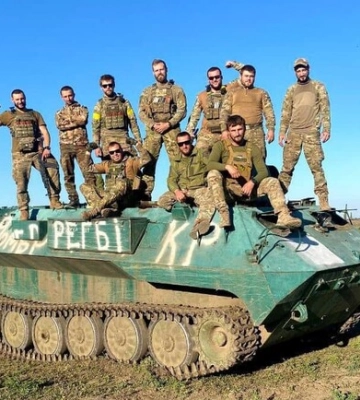 Бойцы Криворожской бригады захватили в Херсонской области бронетранспортер оккупантов