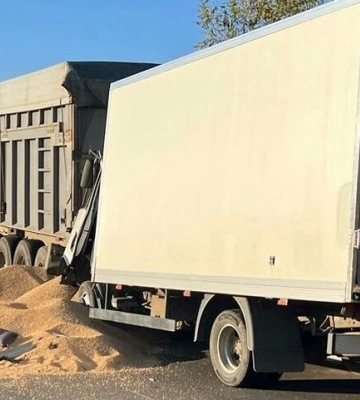 На трасі Київ-Одеса сталась ДТП. Двоє людей травмувалися