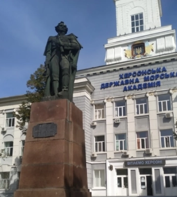 З окупованого Херсона зникли памʼятники російським воєначальникам