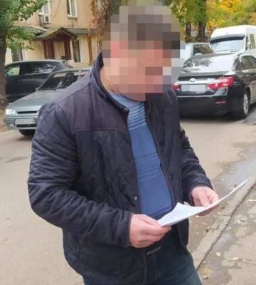15 тисяч доларів з особи: під Дніпром викрили схему вивезення ухилянтів за кордон