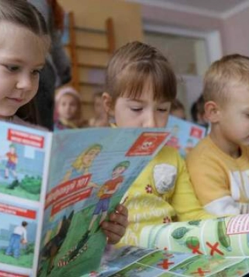 Важливо після окупації: як на Київщині проходять навчання з мінної безпеки серед школярів