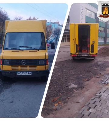 У центрі Луцька хлібовоз пошкодив нову бруківку