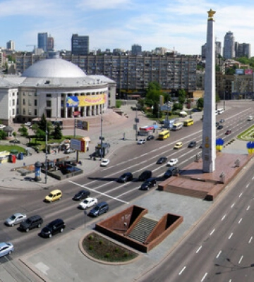 У столиці хочуть перейменувати площу Перемоги та демонтувати обеліск