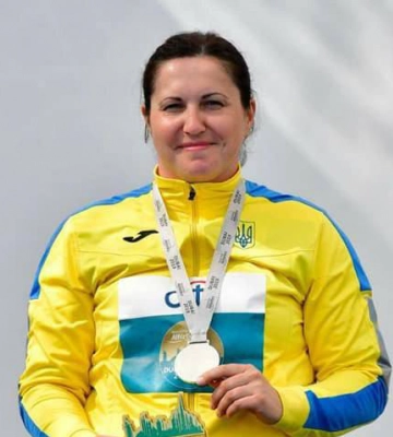 "Мы каждый день выходили на протесты с флагом Украины". Паралимпийская чемпионка рассказала историю музею "Голоса Мирных" Фонда&amp;hellip;